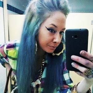 Meet your Posher, Lola